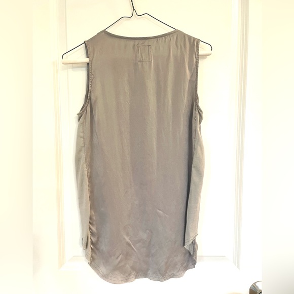- Go by GoSilk iconic zippy tank in silver. Excellent condition, - Picture 4 of 6